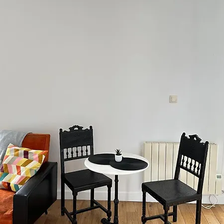 Apartamento Charmant Studio Au Coeur Du 18e *