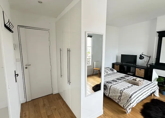 Charmant Studio Au Coeur Du 18e Daire *