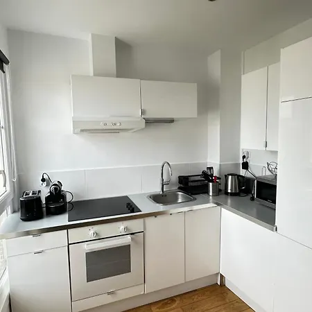 Charmant Studio Au Coeur Du 18e Apartament