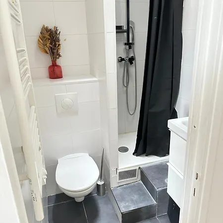 Charmant Studio Au Coeur Du 18e Apartament *