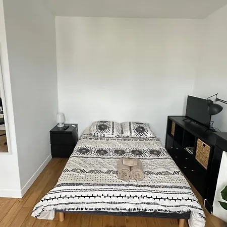 Charmant Studio Au Coeur Du 18e Apartament