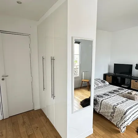 Charmant Studio Au Coeur Du 18e Apartament *